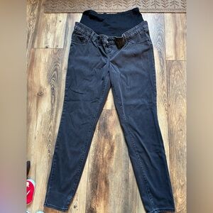 Old Navy Black Maternity Jeggings with Stretchy Comfort